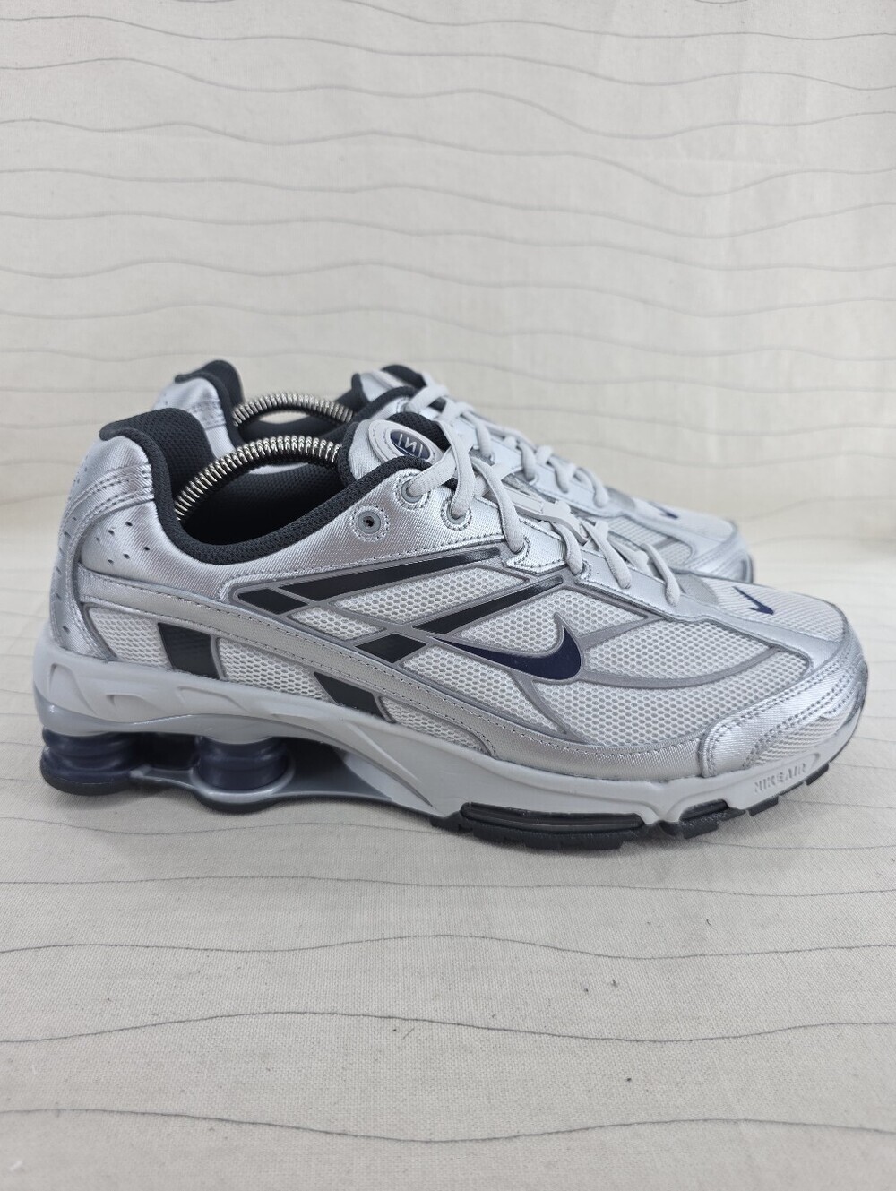 Nike Mens Shox Ride 2 Photon Dust Metallic Silver Black Navy IO1449-025 Size 9.5
